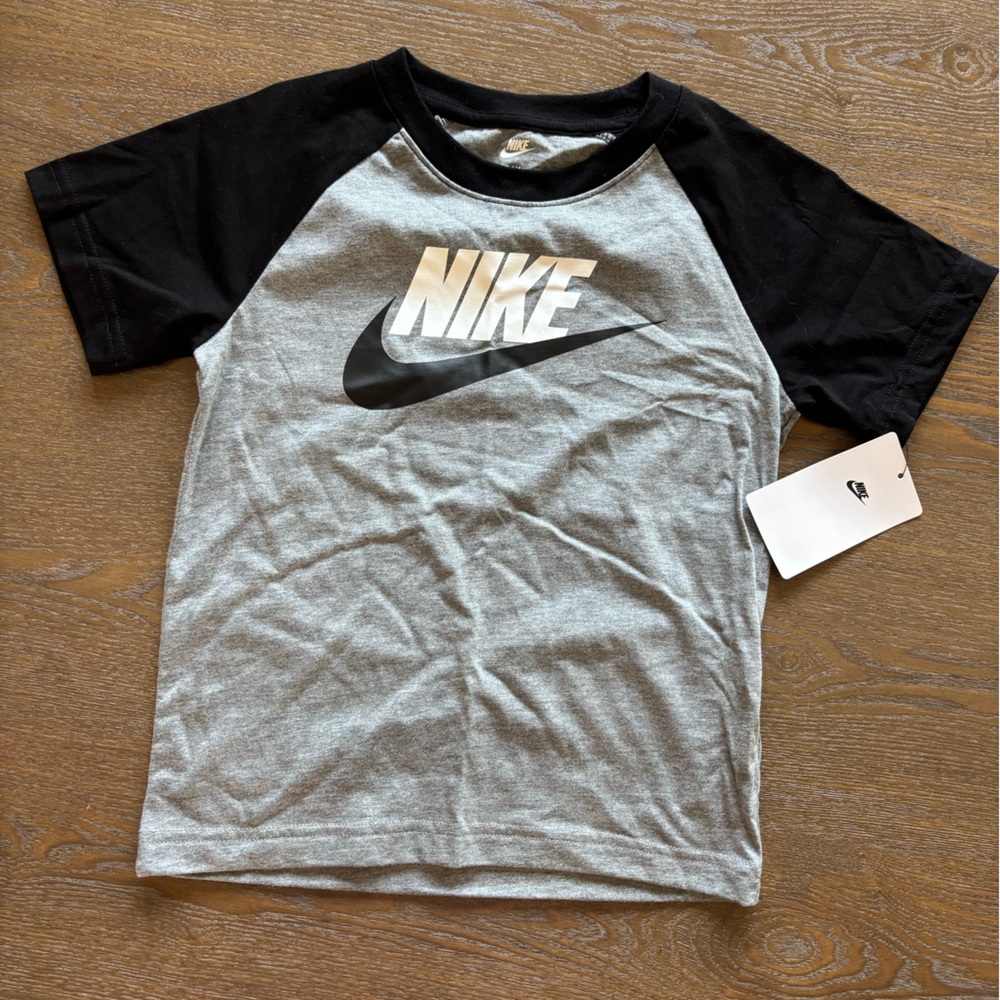 Boys size 7 Cotton Nike Tshirt
